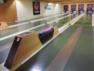 Die Kegelbahn in Gänserndorf ist ein beliebter Ort für Freizeitaktivitäten und geselliges Beisammensein.