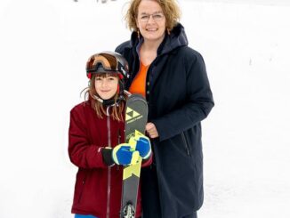 Familien-Landesrätin Christiane Teschl-Hofmeister mit Magdalena. © NLK Burchhart