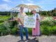 Schaugärtner Reinhard Oberleitner von „Oberleitner Gartenkultur“ und Landeshauptfrau Johanna Mikl-Leitner