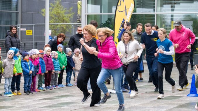 70 Kinder aus dem Landhauskindergarten laufen für den guten Zweck – Niederösterreich läuft wieder gegen Krebs